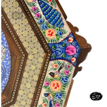 ساعت دیواری خاتم و مینا بیضی با نقاشی گل و مرغ - Image 4